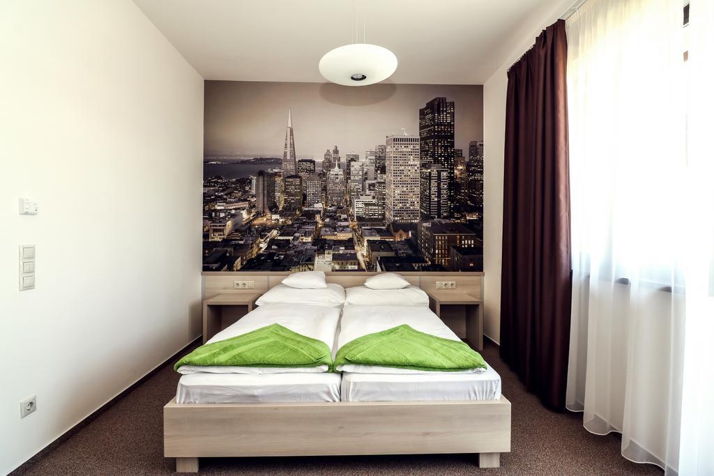 Ipari Park Panzió Hotel Szolnok Exterior foto
